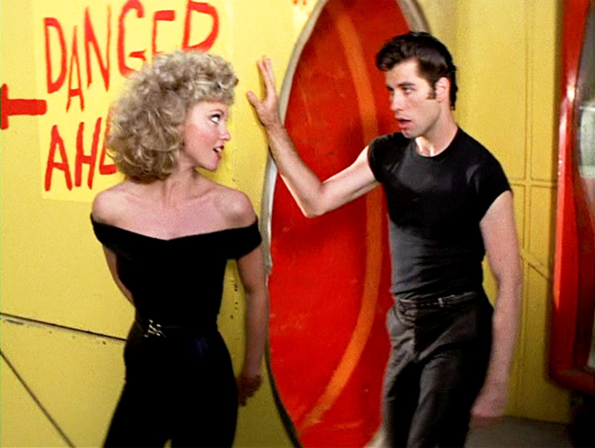 el_temazo's tweet photo. Q tal le quedará el papel de #Travolta a @carlosmascotero? En unos minutos #TheOneIwant de #Grease en @atresplayer https://t.co/UwEspVgWWy https://t.co/kJDHRqaK2X