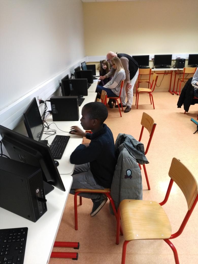 coderdojooise's tweet image. Codage informatique samedi matin avec #CoderDojo d'Association Robert Vazille, Jules Uhry #Creil @coderdojo @CD_oise