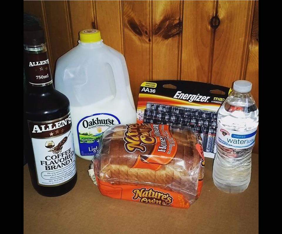 redneckgirl618's tweet image. Maine storm pack starter kit!
#maine #fatassinaglass #getthebasics