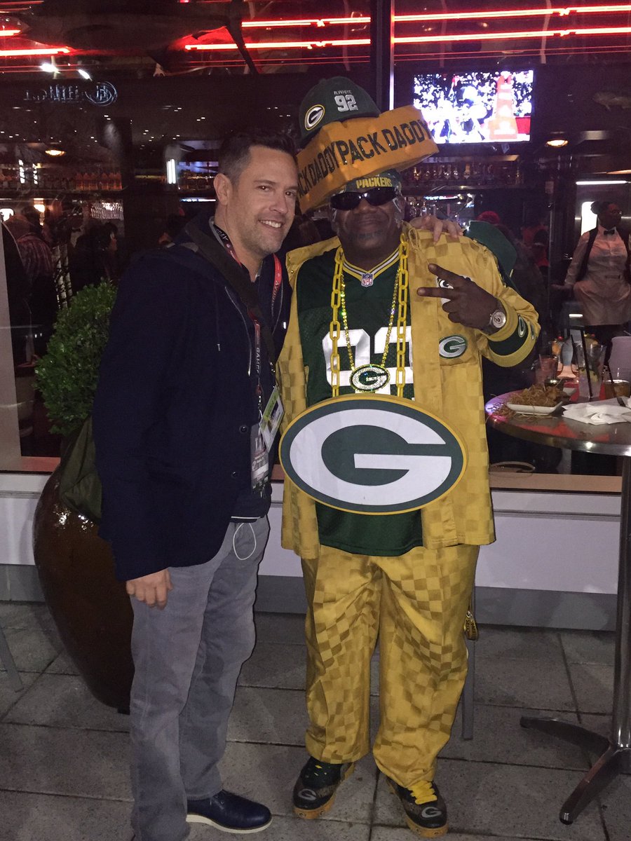 joelwaldmanNEWS's tweet photo. #PackDaddy and me. #SuperBowl51 eat your heart out @Greta https://t.co/i03yBLIB3l