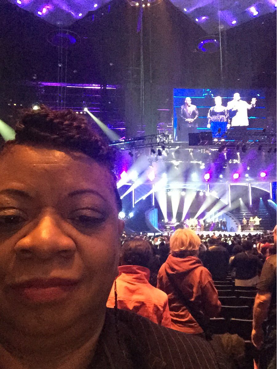 juandaful1's tweet photo. #superbowlgospel #bet https://t.co/Vi1EMDM8yx