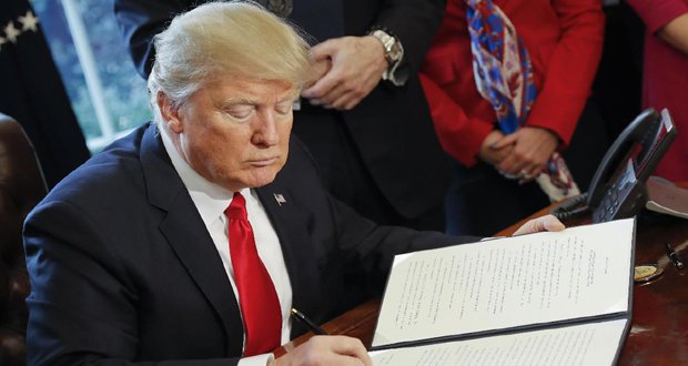 AbbTakk's tweet photo. US judge blocks Trump’s ban on travelers, immigrants from seven Muslim countries
#DonaldTrump #USImmigrationBan
https://t.co/NXq9vlZciP https://t.co/tZbOUED5yL