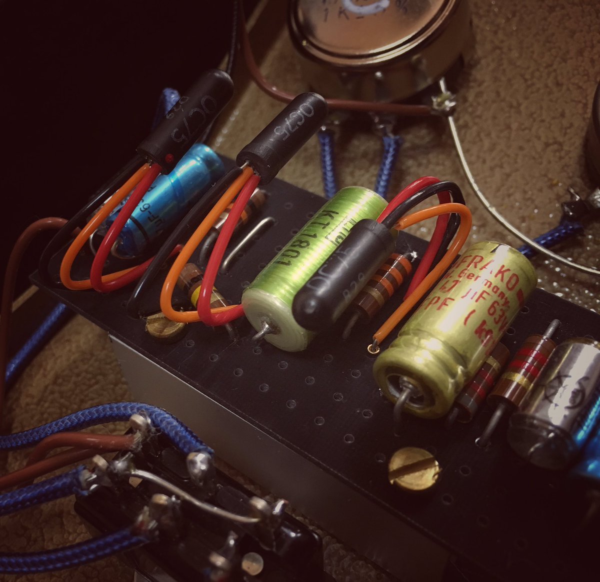lamulamu_gears's tweet photo. Orgabender Limited oc75ver...
突き抜ける音の弾丸、圧倒的なサスティン、絶妙な飽和感。。。もう最高です^_^
#OrganicSounds #OrgaBender #tonebendermkii #oc75 https://t.co/5DOClOrKKP