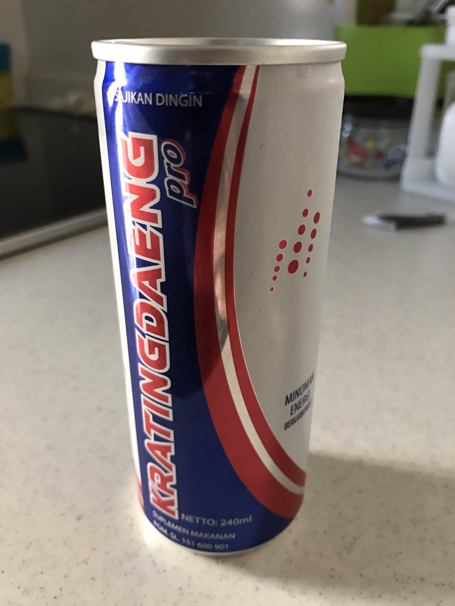 Yusukekti No Twitter インドネシアのエナジードリンク 表記は英語なんだけど 読めん 笑 味はレッドブルを少し甘くした感じのテイスト エナジードリンク エナジードリンクマニア Energydrink Kratingdaeng