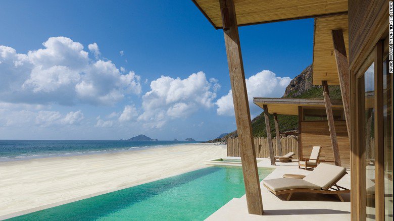 CNNTravel tweet picture