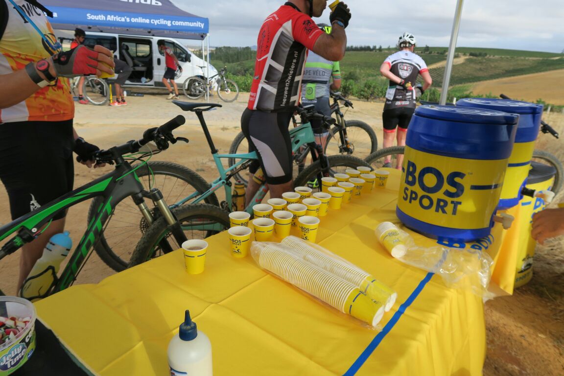 FairtreeContour's tweet photo. Riders enjoying some snacks and an ice cold Bos Sport at WP1. @dirtopia @FairtreeCapital #thefireride #SimonsbergContour #bossport https://t.co/6ylKkKSNiR