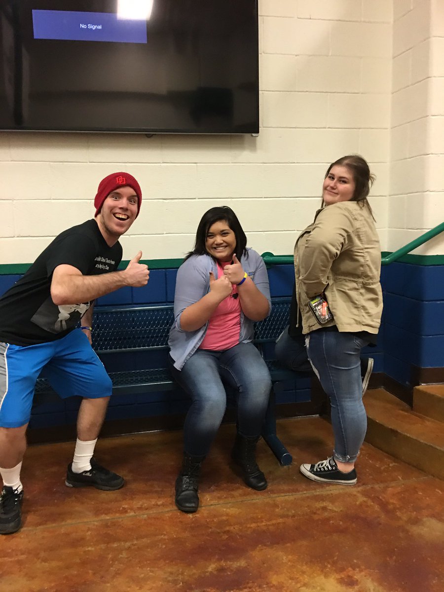 bringingyoujoy1's tweet photo. 2017 Northern Nevada Regionals Day 1️⃣🎉🤗🎭 #nvthesplegacy #wheninreno #troupe6737 #alumn https://t.co/l8knIkrnaZ