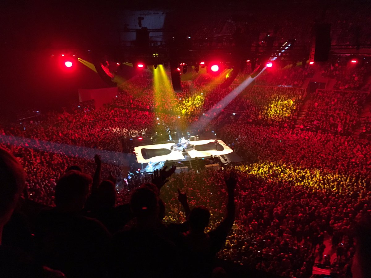FloBVB666's tweet photo. Dafür das #Metallica das Konzert nach 5 Songs eigentlich krankheitsbedingt abbrechen wollten...
#MetInCPH #Metallica 🇩🇰 https://t.co/rdKR5lE8Xh