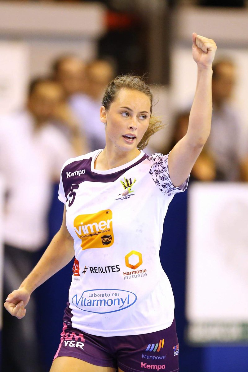 Team_NANTES's tweet photo. #GameDay pour le @NLA_HB. Rdv 16H à la Trocardière pour soutenir les Roses. https://t.co/qOI5uJiKl8