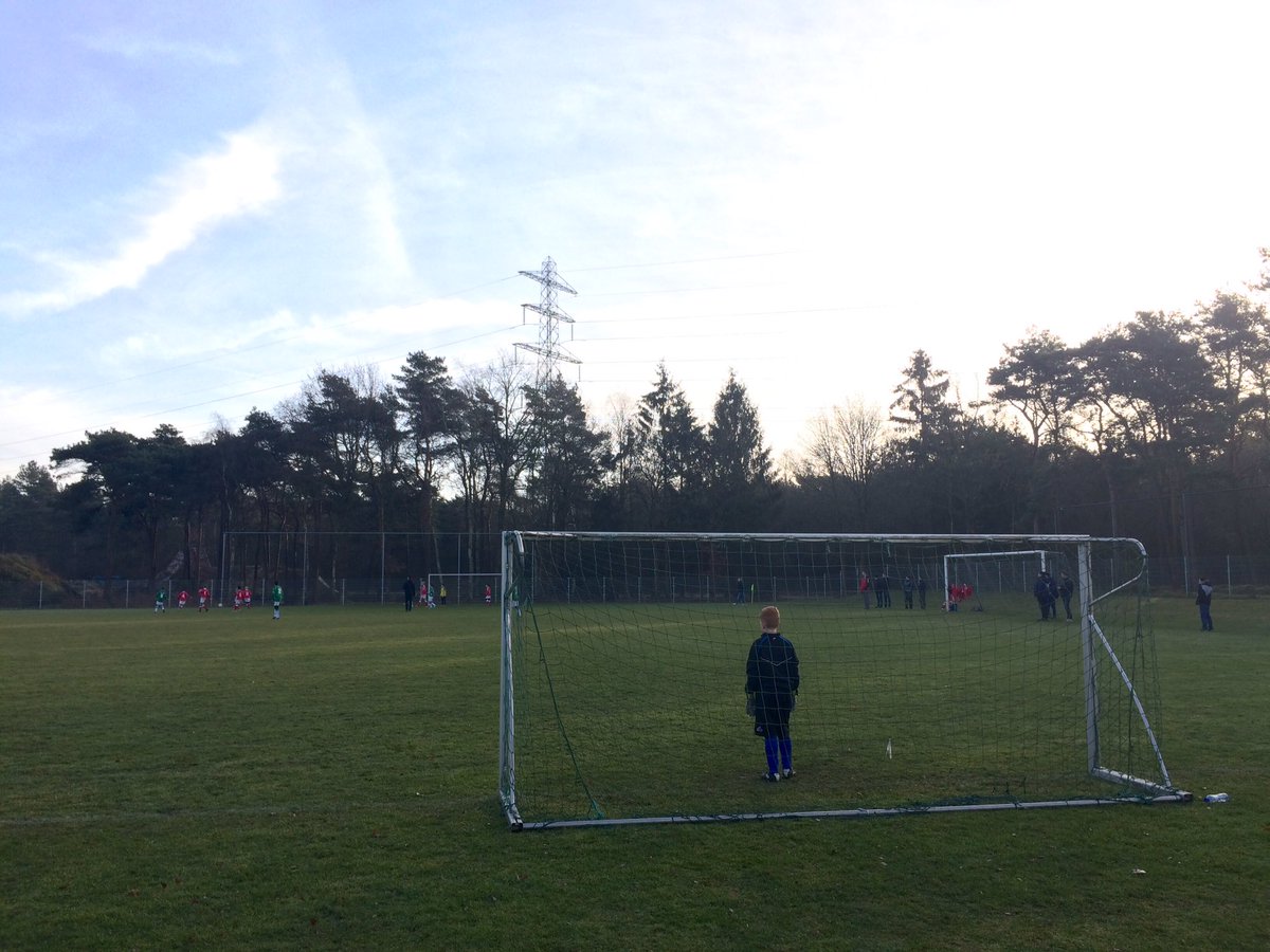 avalanche78's tweet photo. Geen beter begin dan zaterdagmorgen op het voetbalveld #vvog https://t.co/mC3YcuxWtG