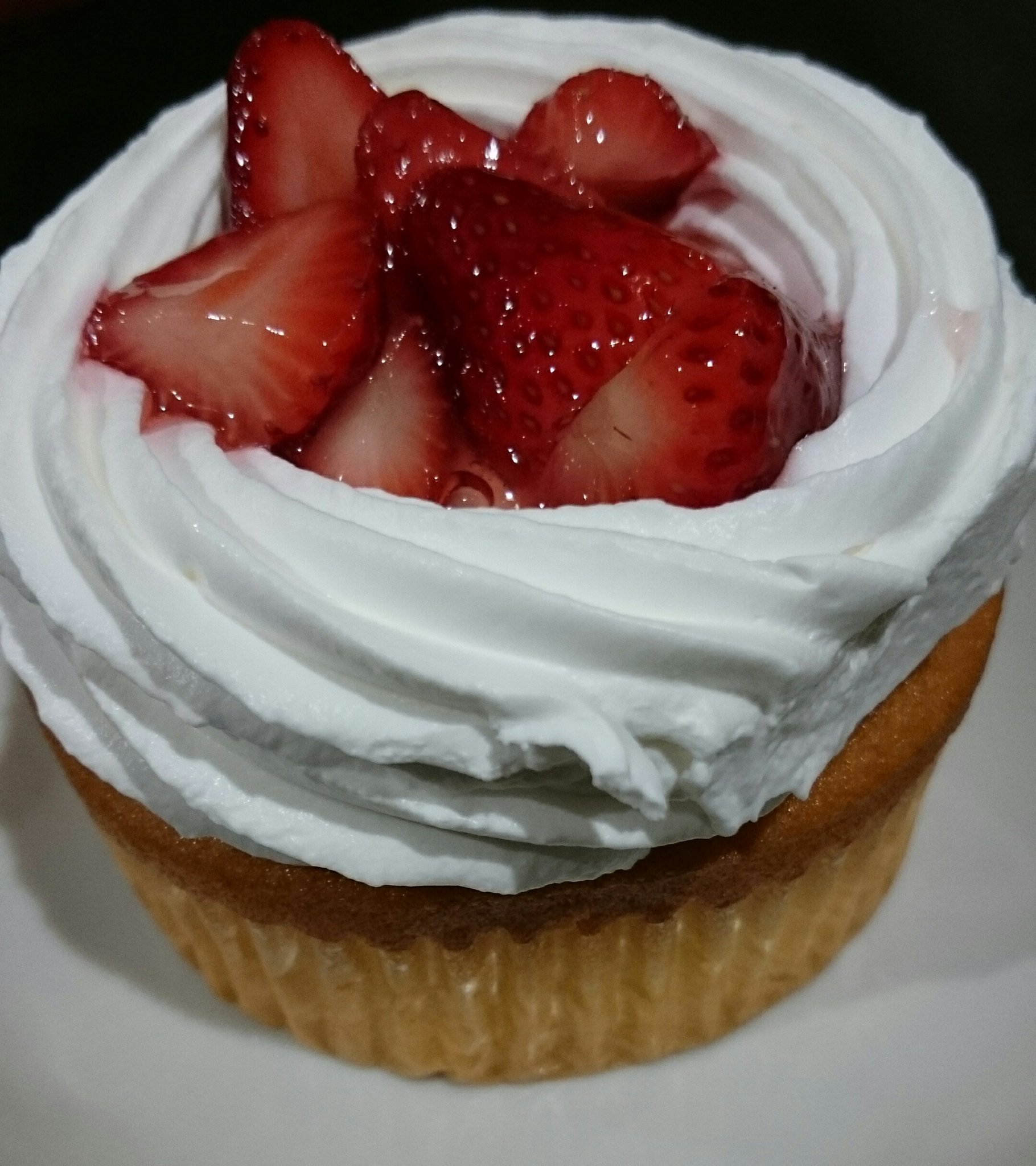 ココア コストコ富谷店 ストロベリーカスタードカップケーキ ココア コストコ富谷店 ストロベリーカスタードカップケーキ