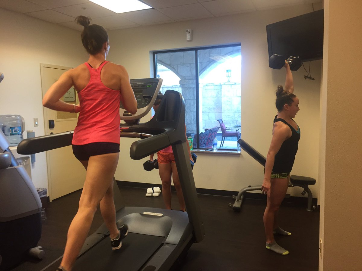 kuhnalyssa_dpt's tweet photo. #OSUDPT gettin our swole on at the hotel gym. Have to practice what you preach 🏋🏼‍♀️💪🏽 #getup #getmoving #dptstudents https://t.co/eCxAYHXPDq
