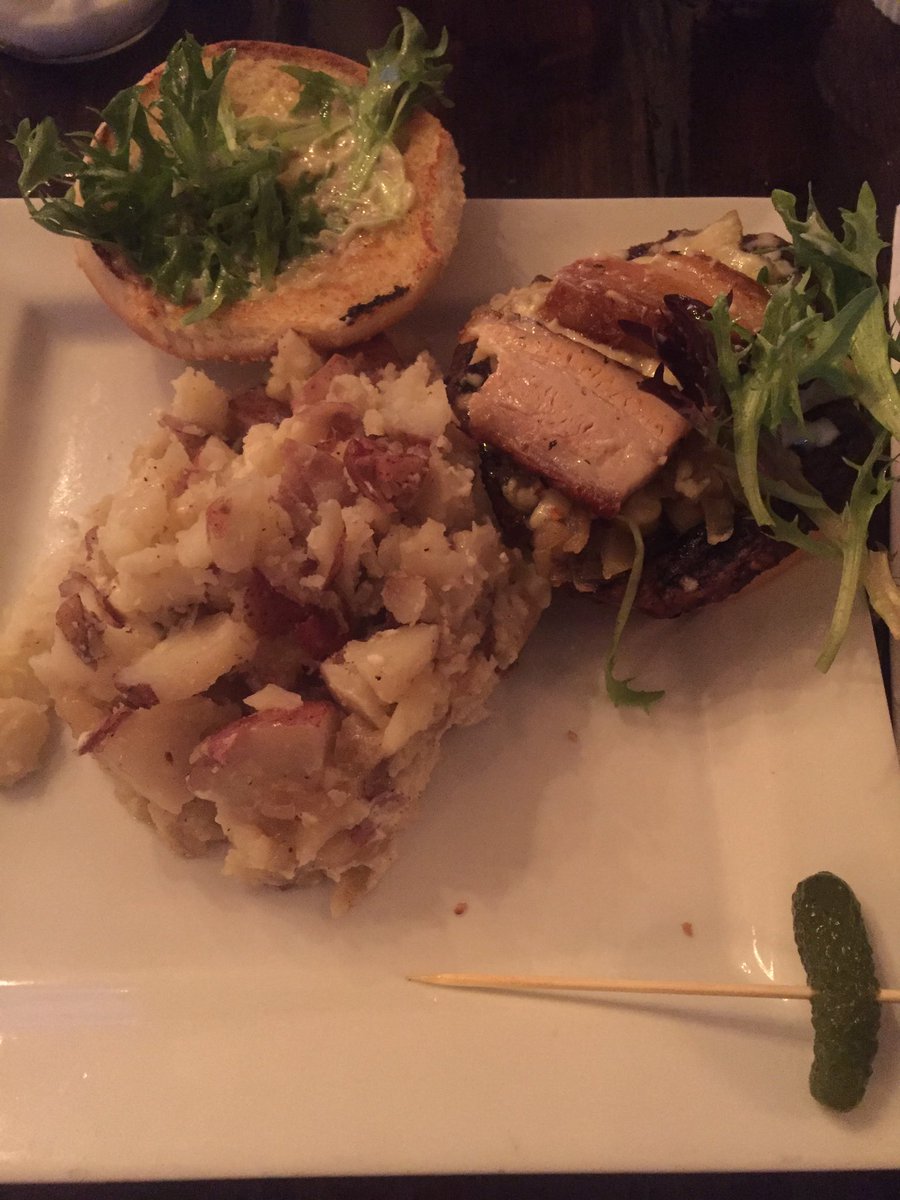 GrantColbert's tweet image. #burgerbattle @bernardstanleyN