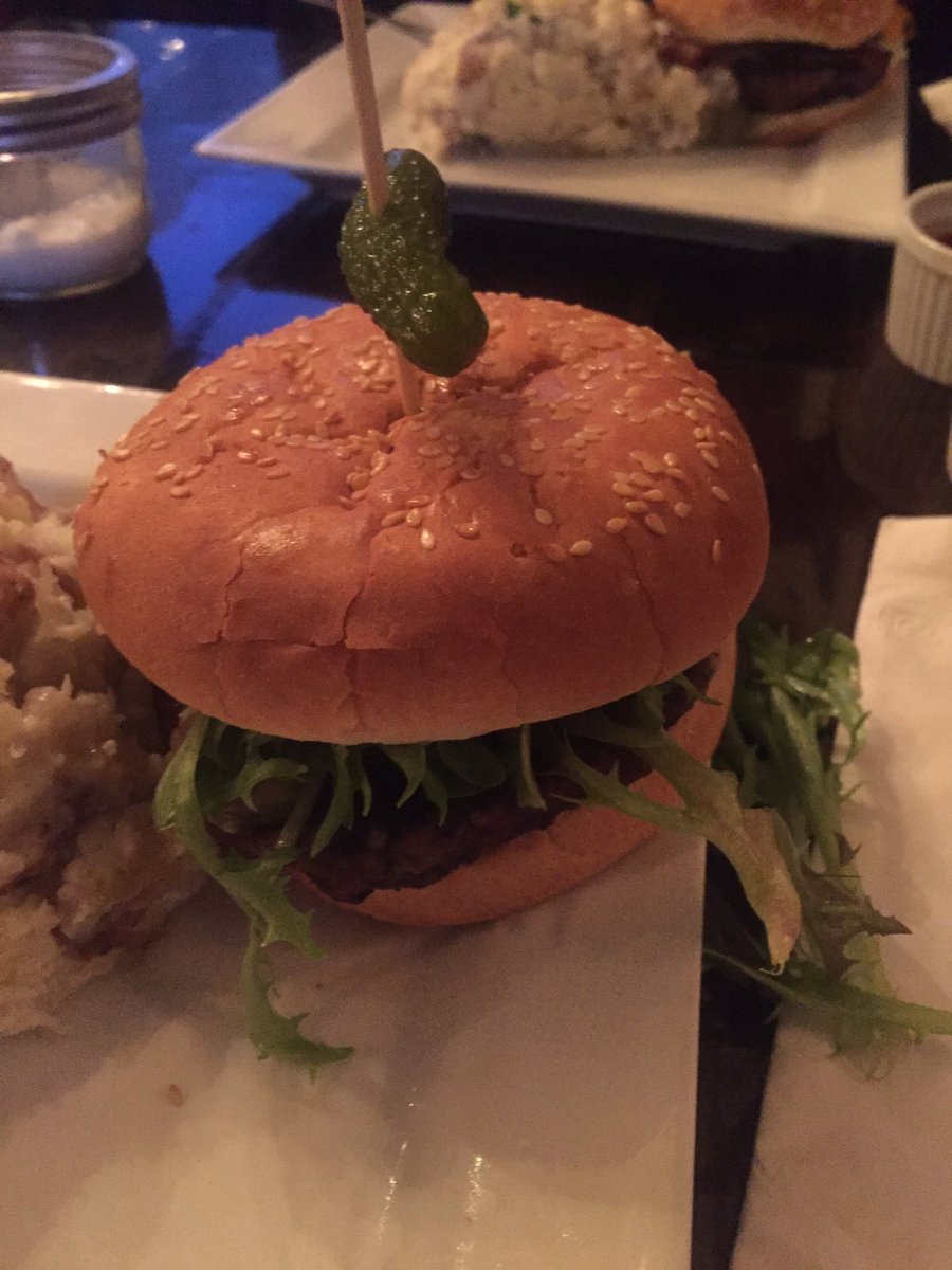 GrantColbert's tweet image. #burgerbattle @bernardstanleyN