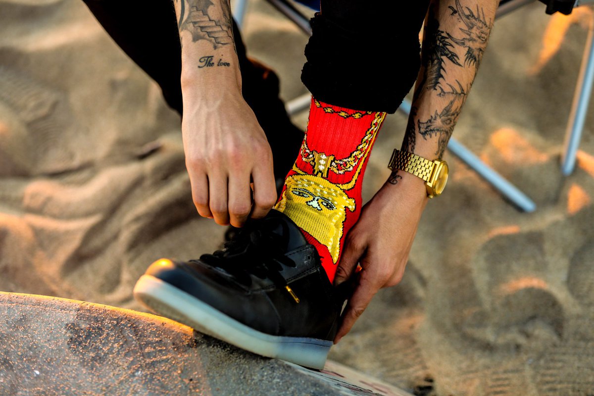 OddSoxOfficial's tweet photo. Its all about the bling on your feet.
#OddSox #StandOutBeOdd #SoxNotSocks #OddMob #bling #fashion https://t.co/KHDhs8ph5c