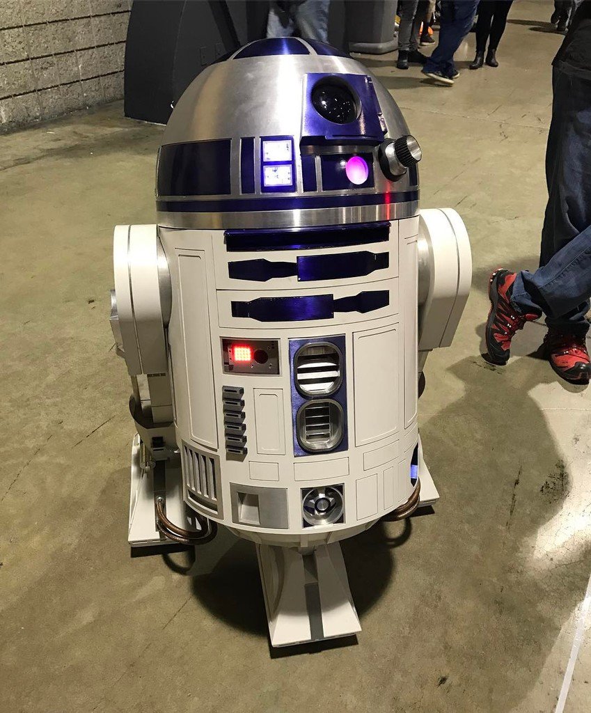 Level99RedMage's tweet photo. #r2d2 spotted at the #LongBeachComicExpo.
#starwars #comiccon #comics #videogames #anime #actionfigures #conventio… https://t.co/9DSyC2Xvq2
