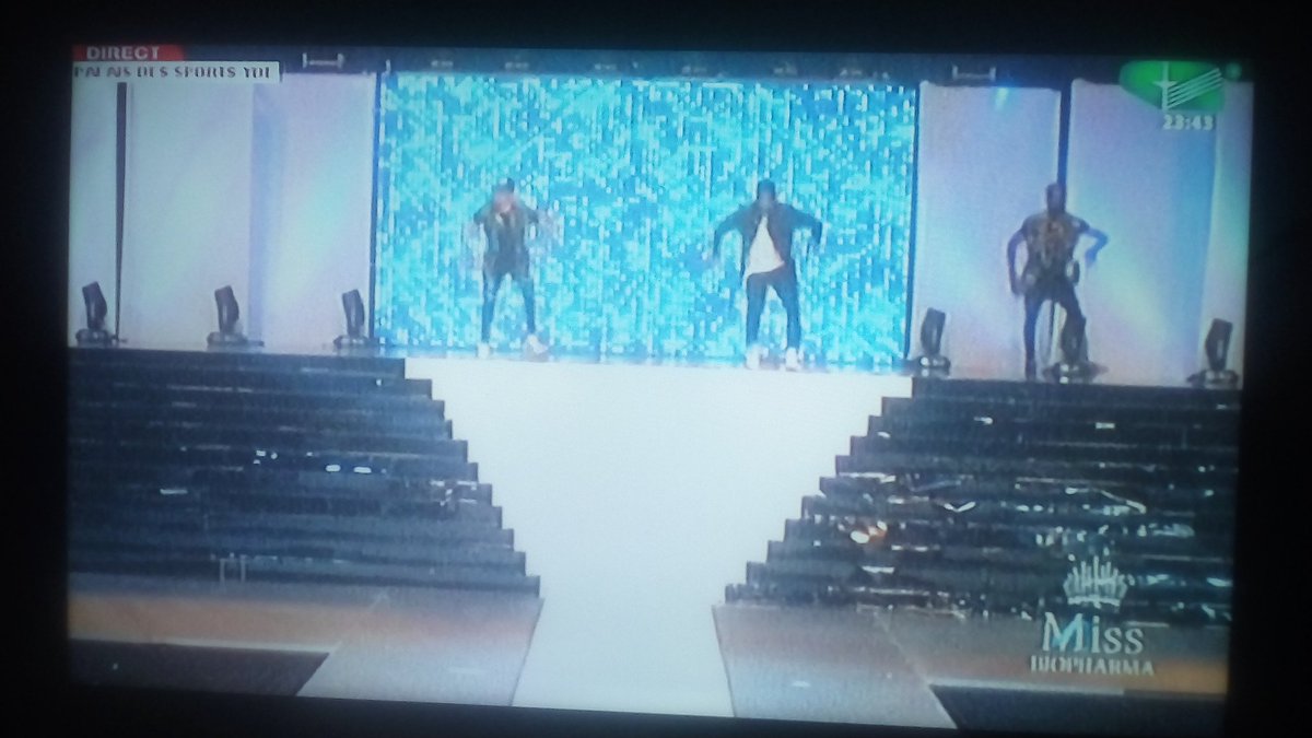 kamerlink237's tweet image. @bebiphilip  doing his thing right now @MissBiopharma .#MissBiopharma17  #KamerLink #KGT