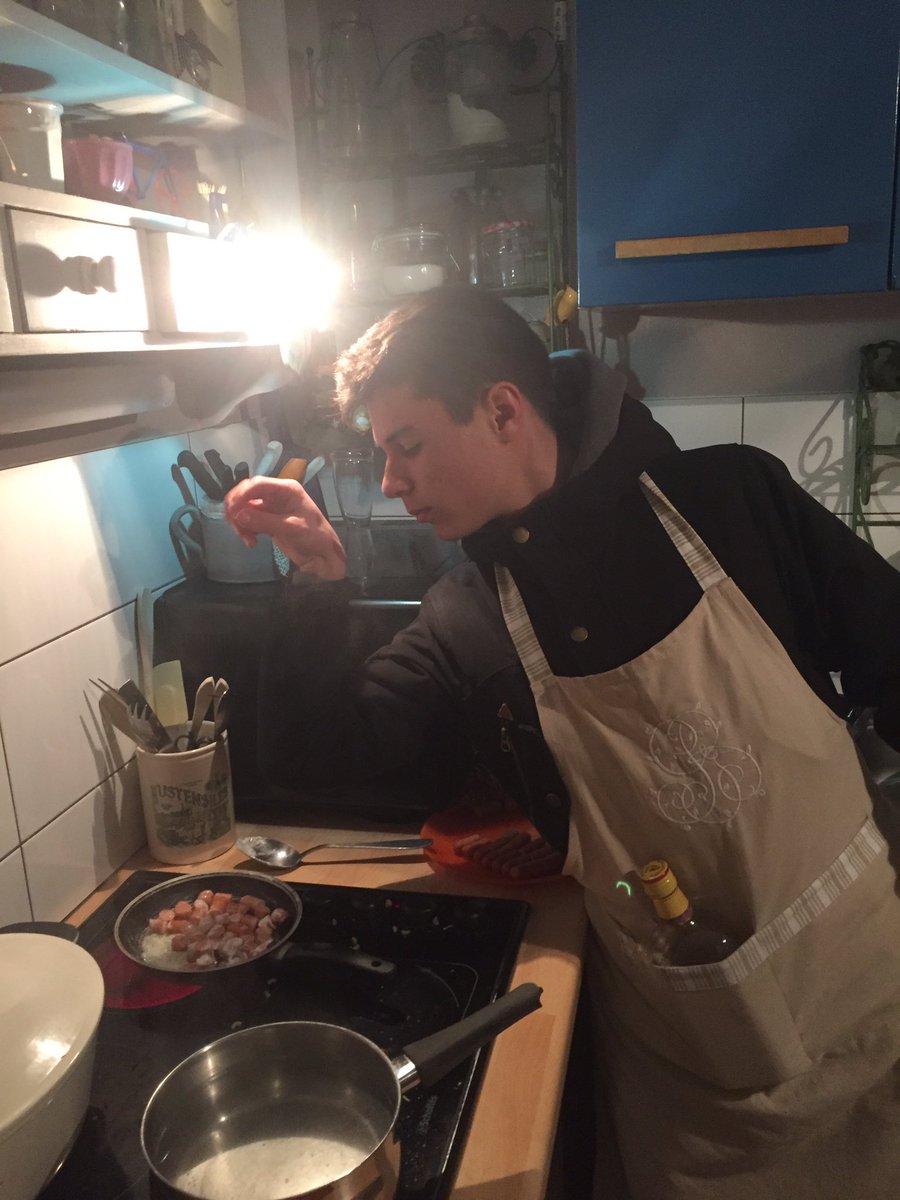 tanguyl_be's tweet photo. Wsh les gars jveux céper dans le nezo rt en nombre svp https://t.co/Hj8hBHLYTe