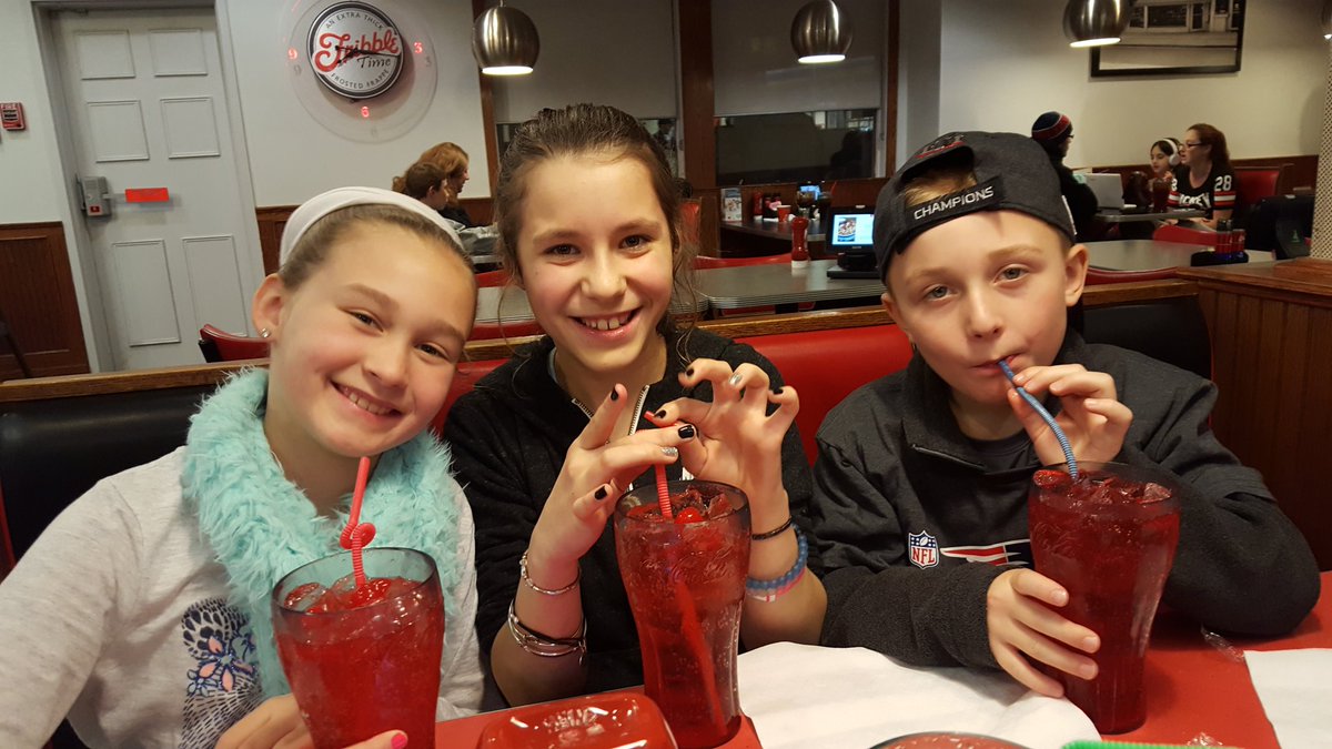 At Friendly's with my babies. Vikki, Chelsea and Bryce. Fun fun