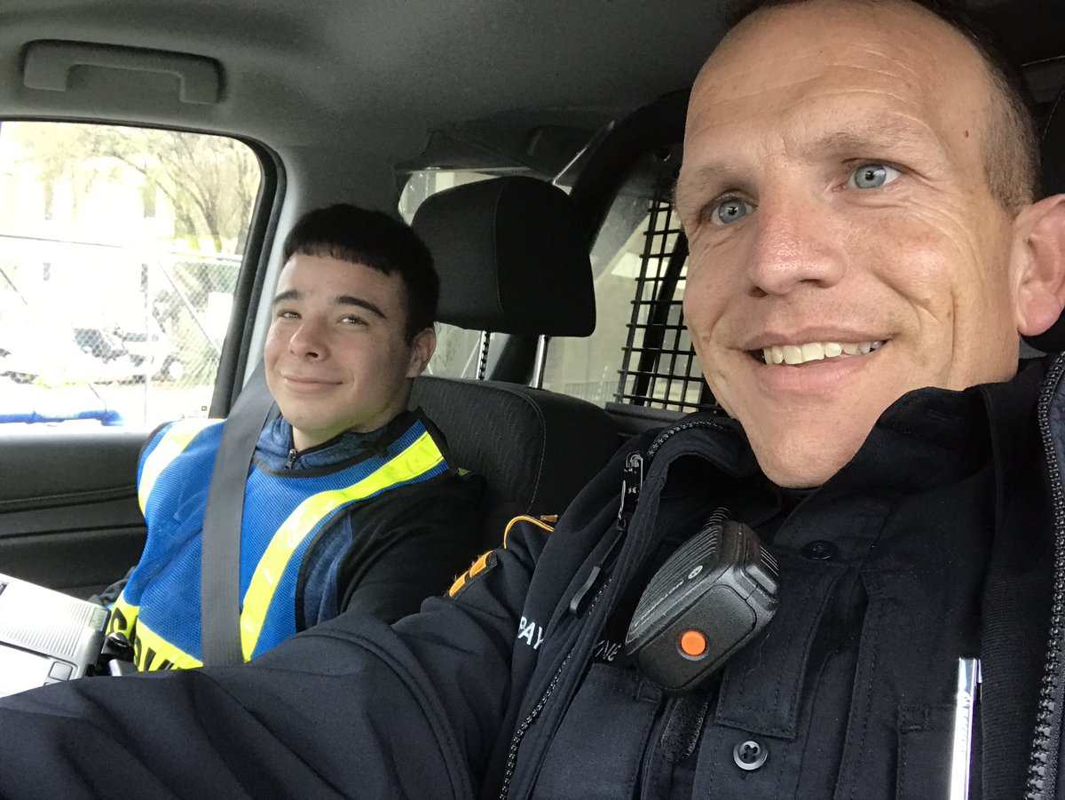payne48784's tweet photo. So proud of this kid who's worked hard to turn his life around! He was excited to ride in the FRONT of a police car! https://t.co/jSuPO9Wiy2