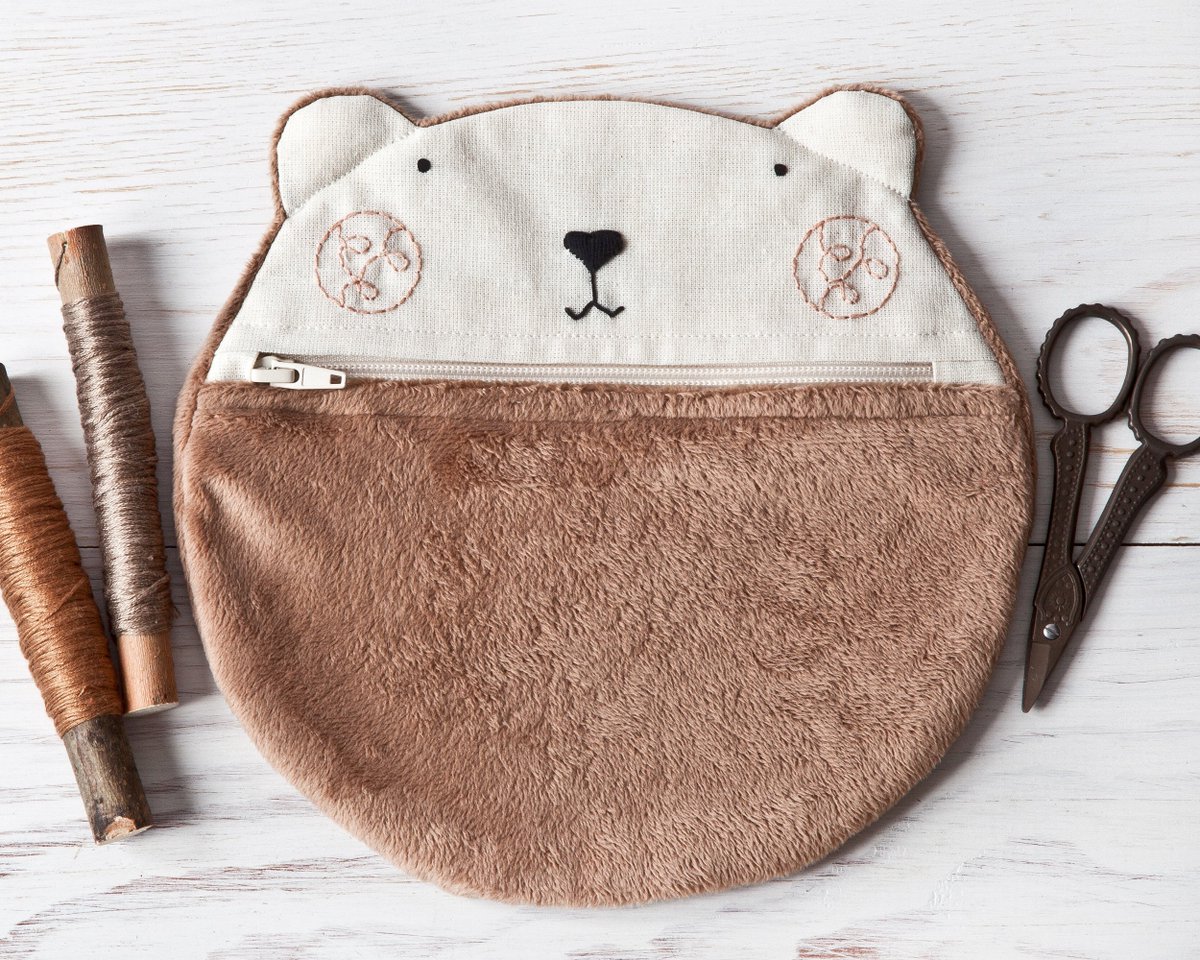 JuliWine's tweet photo. New furry friend! ^___^
See more in my shop 😊
#bear #giftshop #juliawine #CosmeticBag #MakeupBag #PencilCase #cuteanimals https://t.co/kyXS9ej7lk