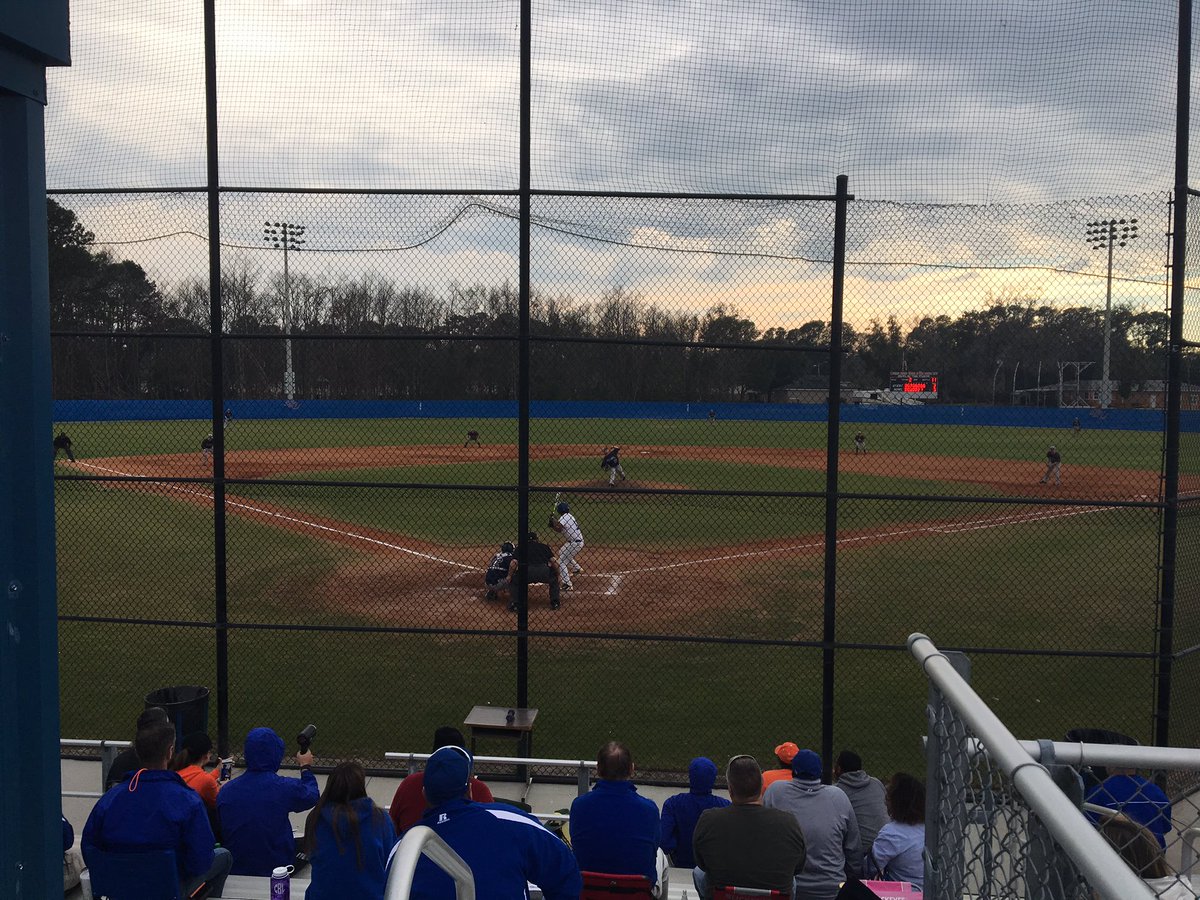 tylerrobison13's tweet photo. Great Game Today, Awesome time getting to watch my future team take home the W⚾ #clawdown #ssubaseball @EricMcCombie @SavStateTigers https://t.co/gFL7MNRF2l