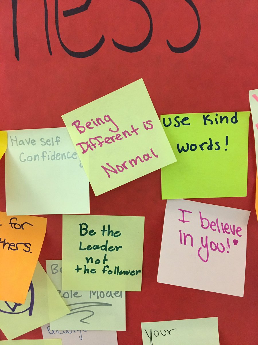 MrsHanus's tweet photo. 5th grade Riverside kindness club sharing encouraging words with peers! Kindness Counts. #RiversideHappy https://t.co/HA1KNDDF8u