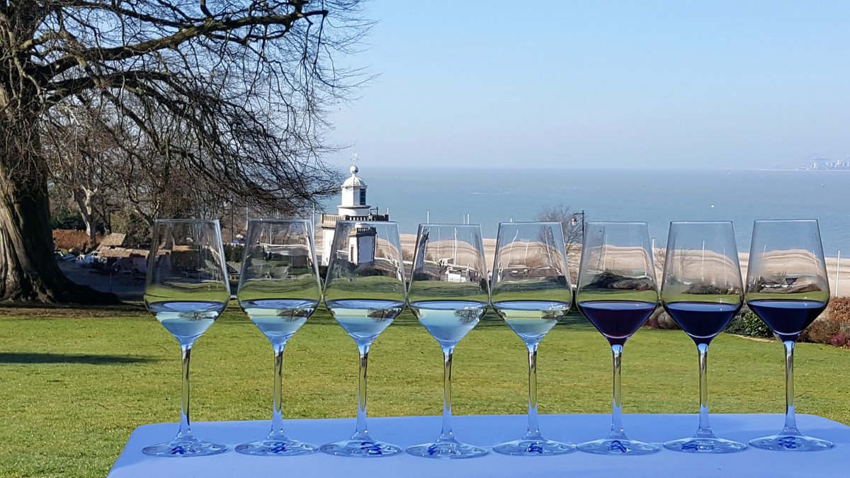 ManoirHonfleur's tweet photo. Avec l'arrivée du soleil, notre sommelière vous invite à participer aux dégustations de vins au Manoir des Impressionnistes****. https://t.co/LekD21hqng