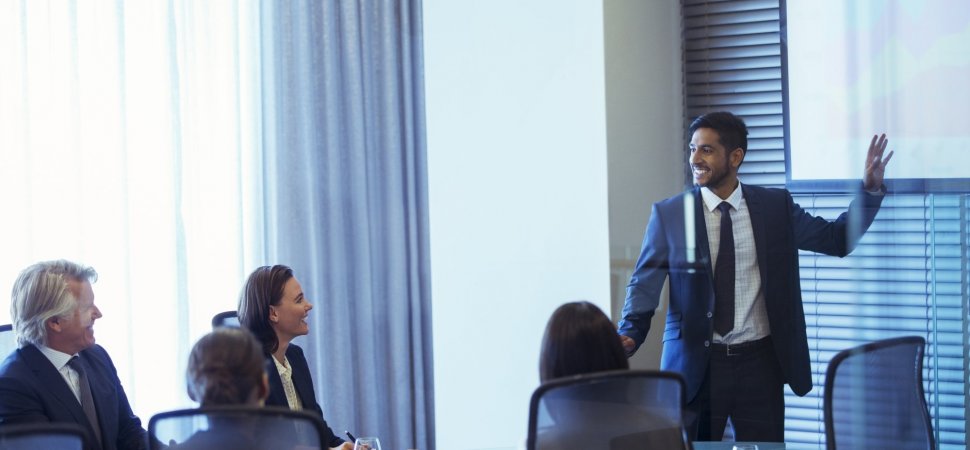 insuitsjared's tweet photo. Some helpful #weekendreading: 6 ingredients to winning sales pitches from @cedge318: https://t.co/Gwbp4d2M37 https://t.co/gP29Bg8L0S