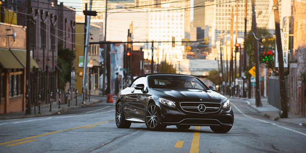 MercedesBenzUSA's tweet photo. The handcrafted #AMG 5.5L V8 biturbo engine brings a whole new definition to sophistication. #TheBestOrNothing 📷 @MJonesPhoto904 https://t.co/Nq78qEZ2Nr