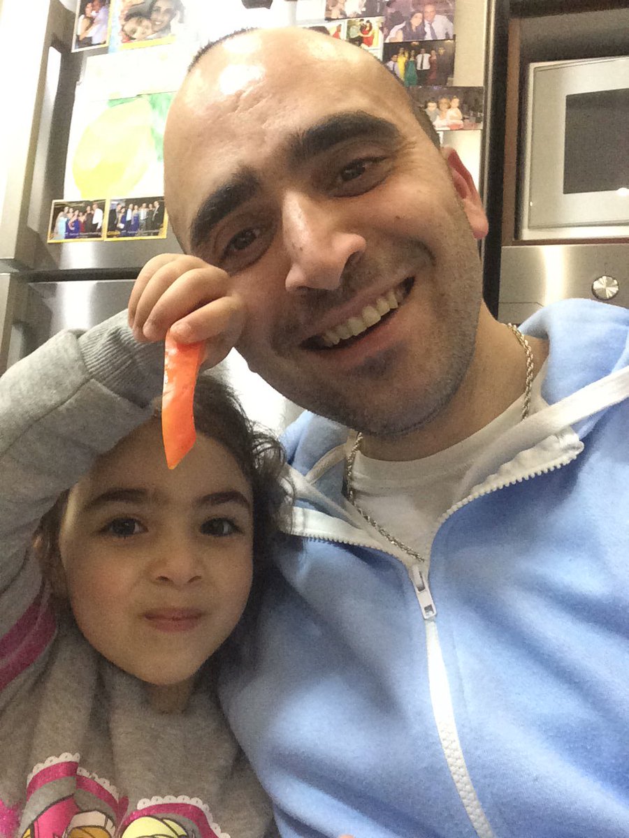 KokalyLaith's tweet photo. Eliana is eating carrot while taking a photo with me... https://t.co/35nolKqbSF