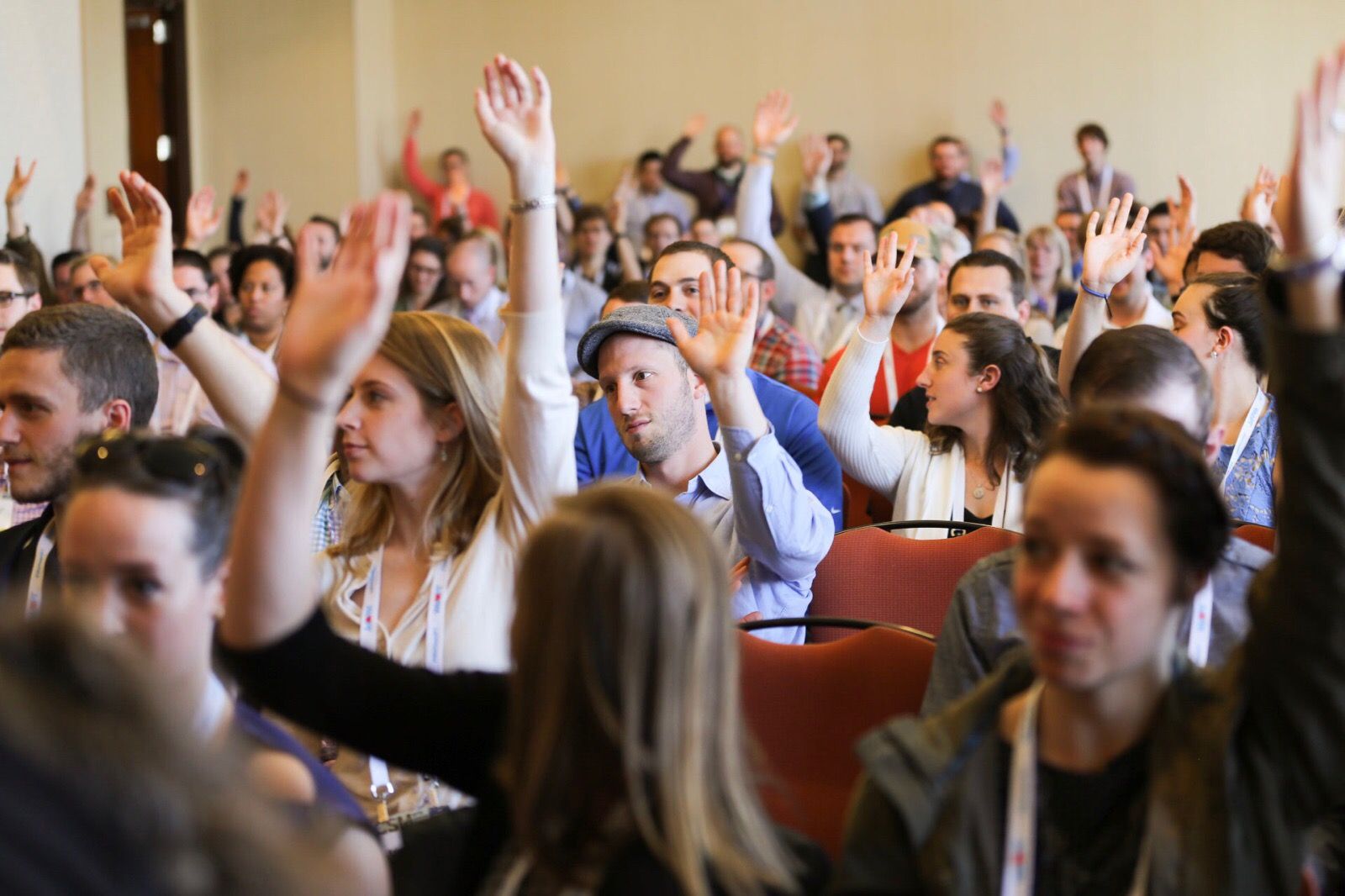 Moderator asks again: Should #PTs implement #dryneedling into practice? 40% are undecided—⬆️ 10% from start of debate. #NeedleOrNot #APTACSM https://t.co/S7AKfjYpql