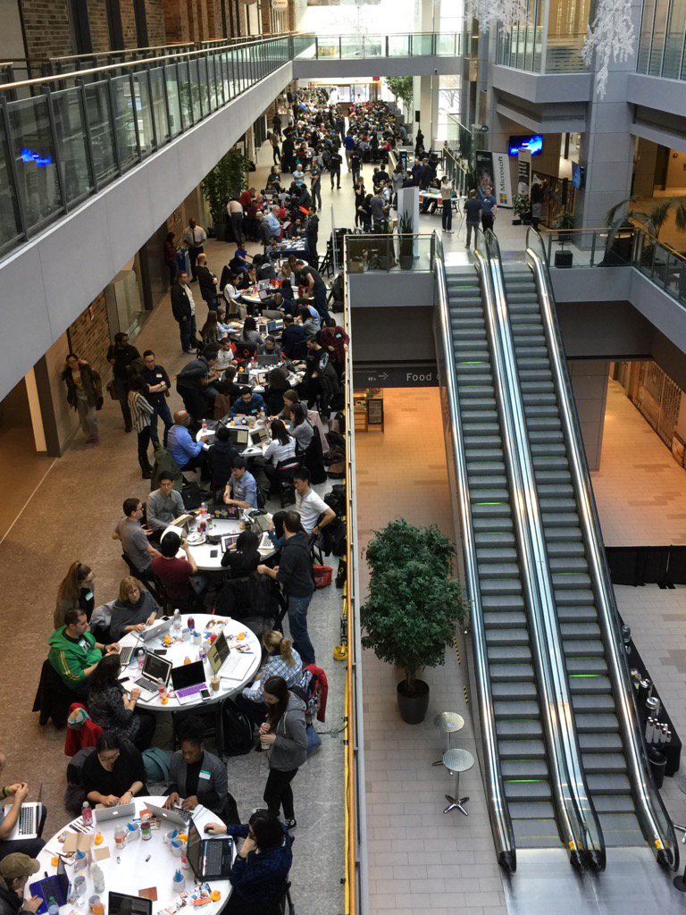 grantjanet49's tweet image. Coding @MaRSDD as far as the eye can see!  #TheHTML500. #LighthouseLabs