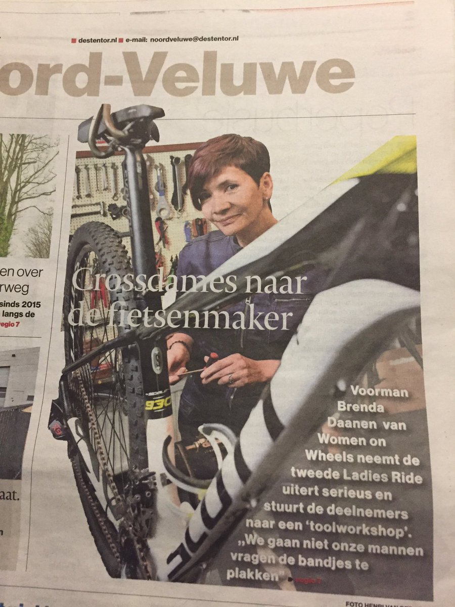 Brenda_Daanen's tweet photo. Met m'n hoofd op de voorpagina van de Stentor! 'Alles' voor het goede doel! #ladiesride #mtb #4maart # WOW-Heerde https://t.co/9MnePjpmUm