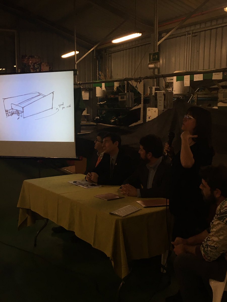 En la presentación de la nueva imagen del Mercado Municipal de #Burjassot