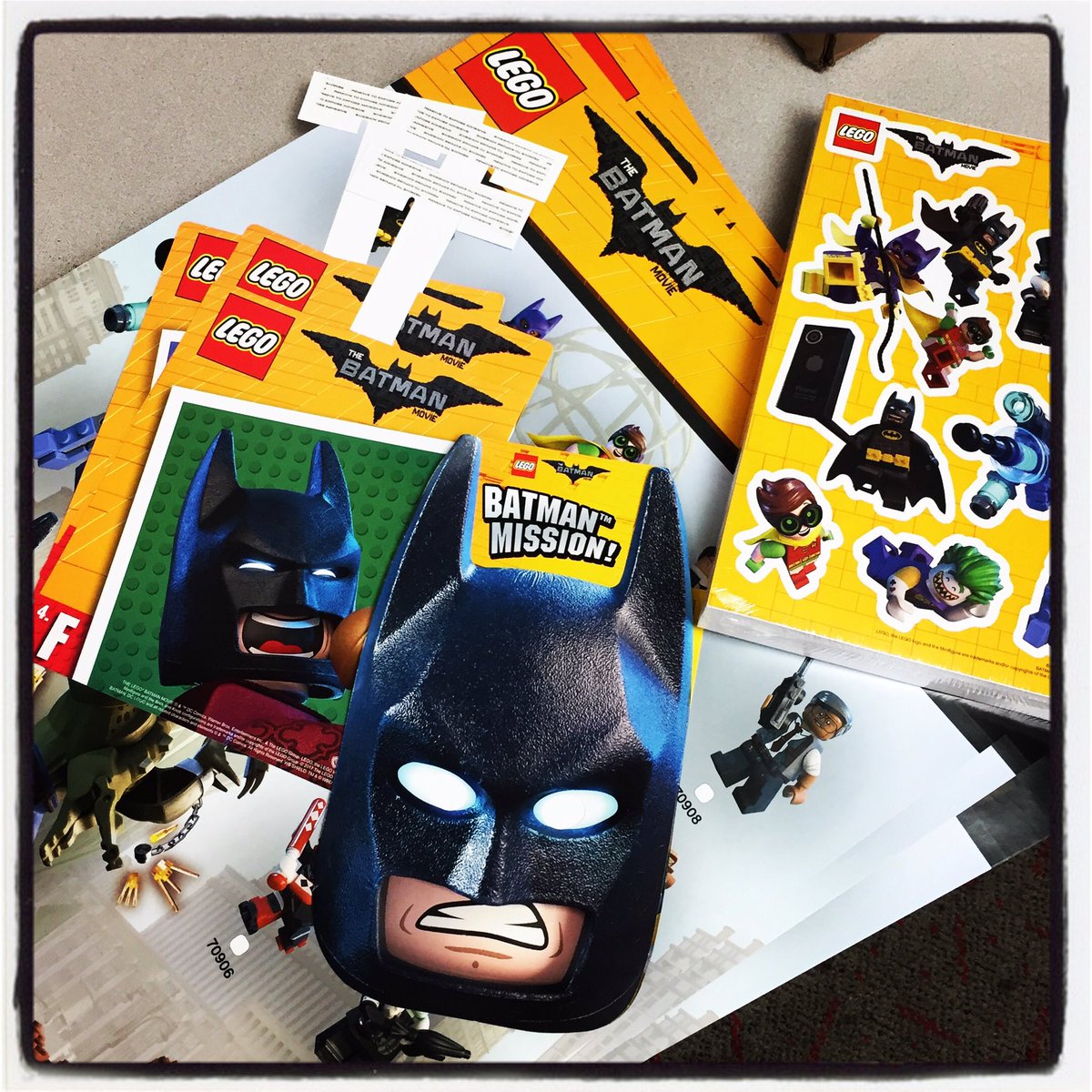 AidaBustillo1's tweet photo. Great Batman Lego Event 🎯2429😊@Jay_J_Page @Geraldbustillo2 @DerinBriggs @VannTiff @linmwheel @angeestwins https://t.co/zPECaRWfBX