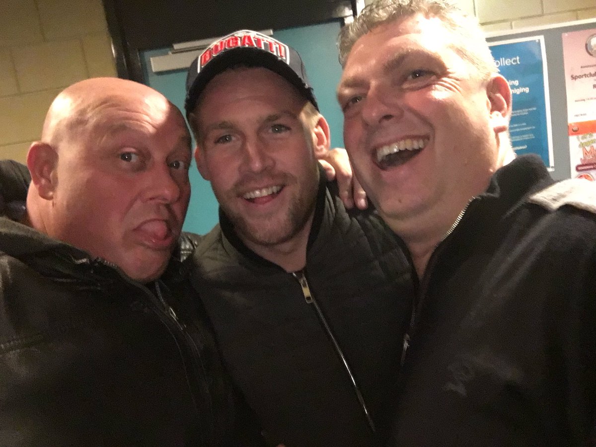 Was weer top bij <a href="/SC_Monster/">Sportclub Monster</a> met <a href="/DJMatsoeMatsoe/">Joey Spaan</a> en @pietlooije <a href="/HaagVoetbal/">Haaglanden Voetbal</a> <a href="/hollandslive/">Hollandslive</a> <a href="/wosnieuws/">wosnieuws</a> ⚽️ 2-1 voor monster <a href="/ADWestland/">AD Westland</a>