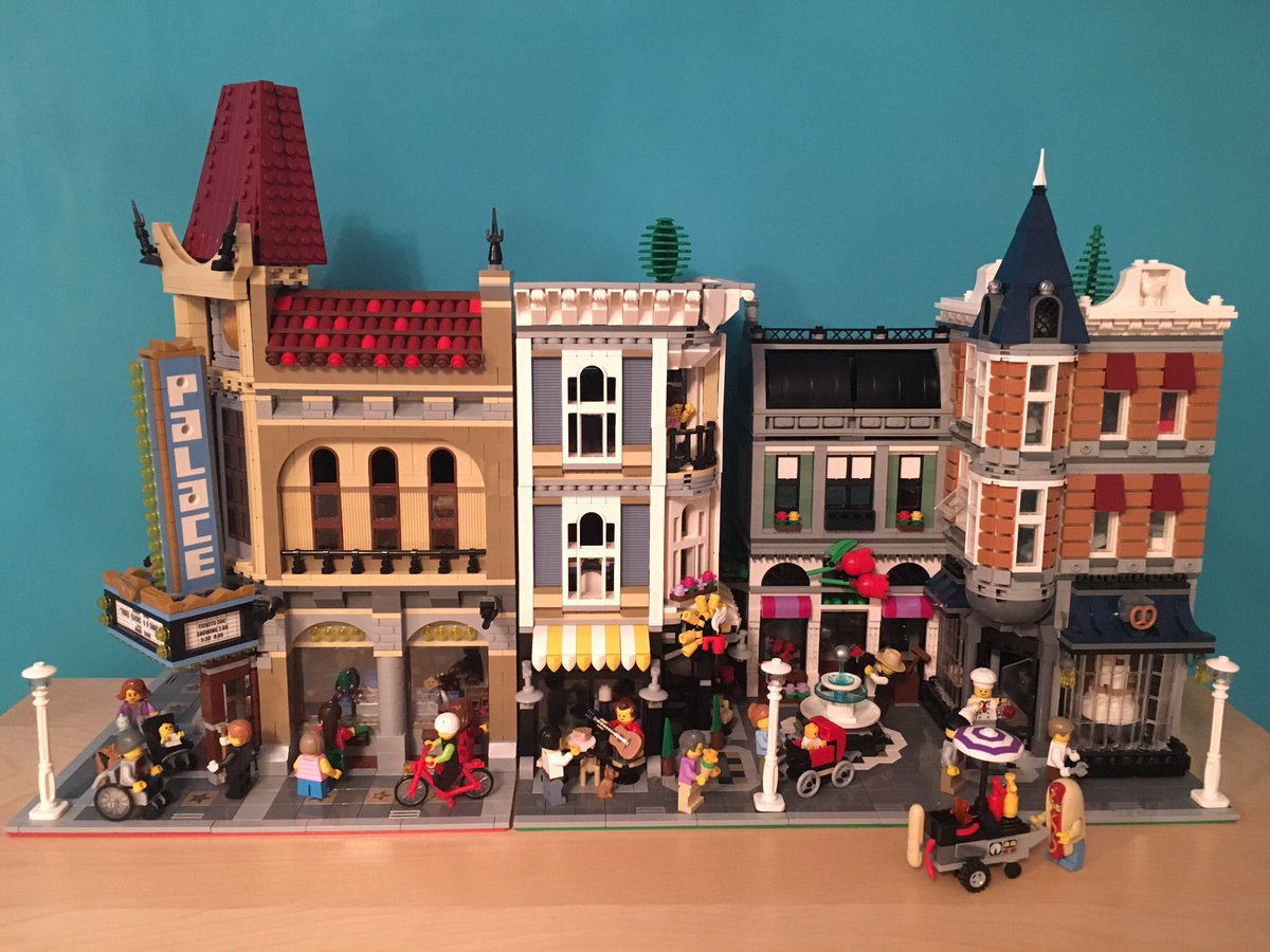 LauraHowley's tweet image. It's all happening down at #AssemblySquare tonight :)
#Lego #LegoModular