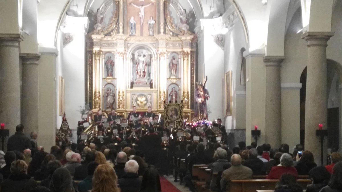 Had_LosGitanos's tweet photo. Tras la Eucaristía de Bendición ha dado comienzo un concierto de marchas procesionales a cargo de @amsanpe https://t.co/OvaUnfgAQQ