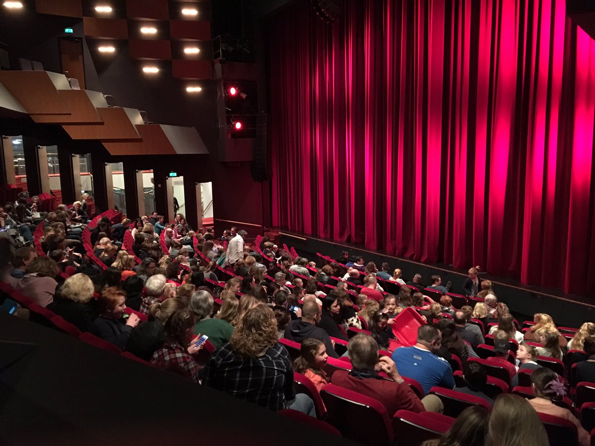 Een vol @Rabotheater geniet vanavond van onze voorstelling! #VliegtRechtJeHartIn #PeterPanNJMT #NJMTMUSICALS