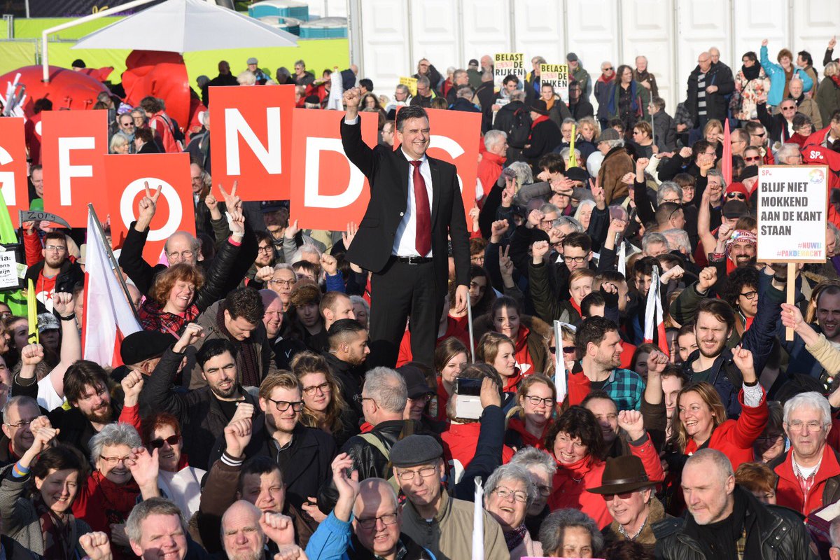 emileroemer's tweet photo. 10.000 mensen, 1 boodschap: weg met de marktwerking in de zorg, eigen risico naar nul!  #WijGaanWinnen #PakdeMacht https://t.co/nTCsaUDnCy