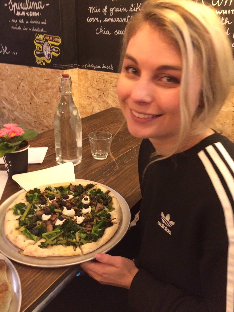 a_boyceo's tweet photo. Great pizza, shame about the company #pickyourbase @PickyWops #cheersfellas https://t.co/hRTKNXMV4p