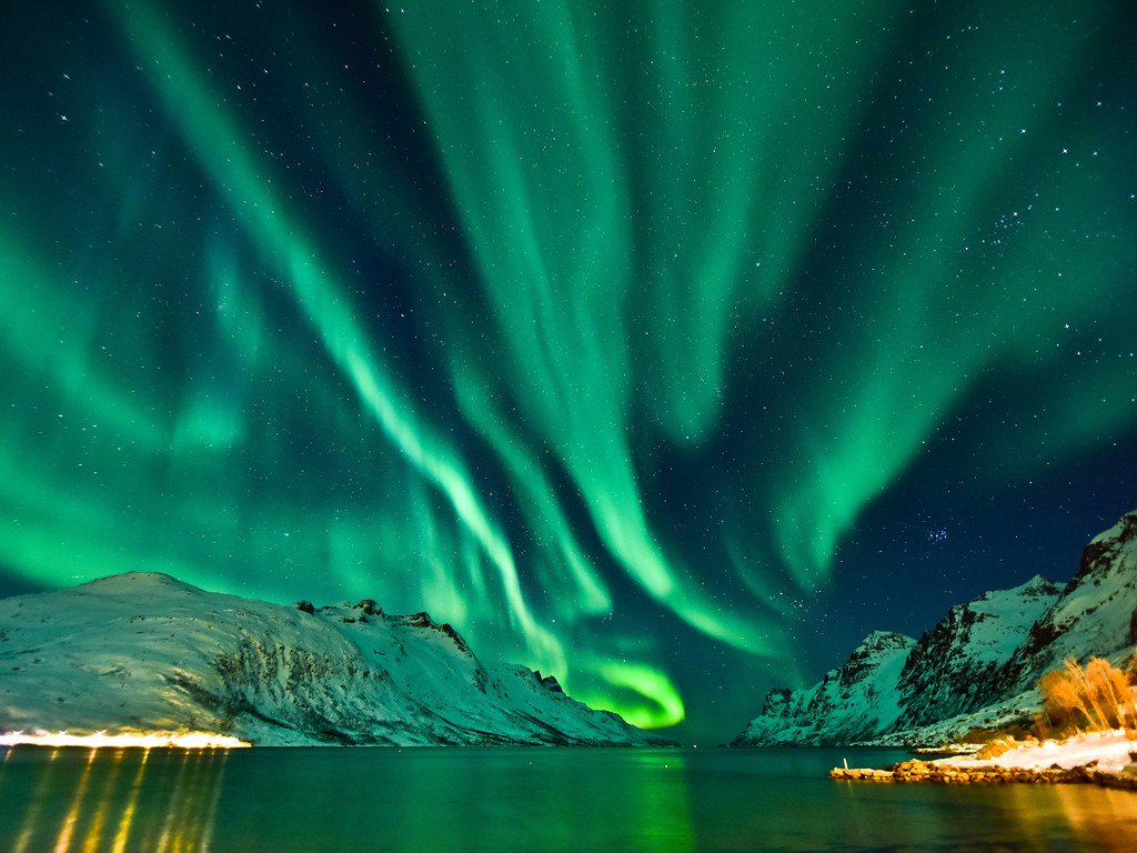 CNTraveler's tweet photo. The 8 best places to see the Northern Lights https://t.co/oywpFmj5yY https://t.co/SXr07scw6q