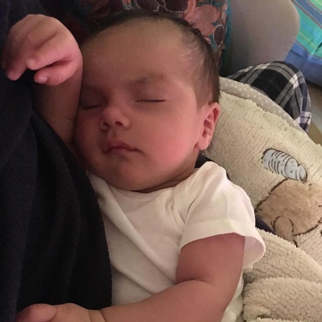 NapaValaree's tweet photo. #chubbycheeks #babygirl #loveher #snuggles #lifeisgood #igbabies https://t.co/9nvMWGfA3u