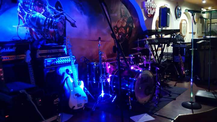 bollicineband's tweet photo. #BoLLicineBand #VascoNonStop #Tour2017
Tutto pronto! Tutti pronti!
Stasera #HighlanderPub Cavarzere VE
Tutta la carica del Blasco! https://t.co/Kkha1t2I9U