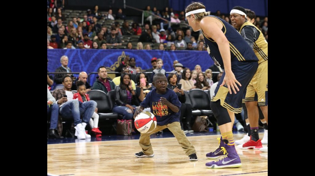 Jarrius's tweet photo. @MarkIngram22 bruh i scored on a dude 3x my height. step up 😂😂 https://t.co/QB41j5dM4e
