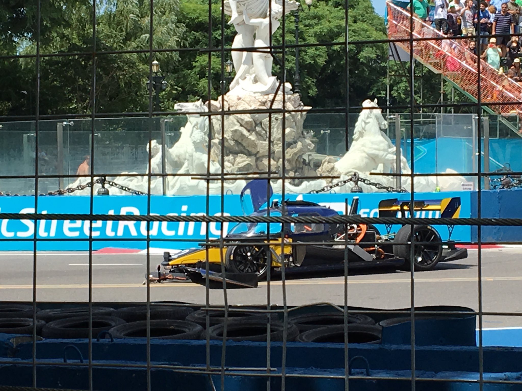 C4-UfJmWQAAN-GA.jpg:large