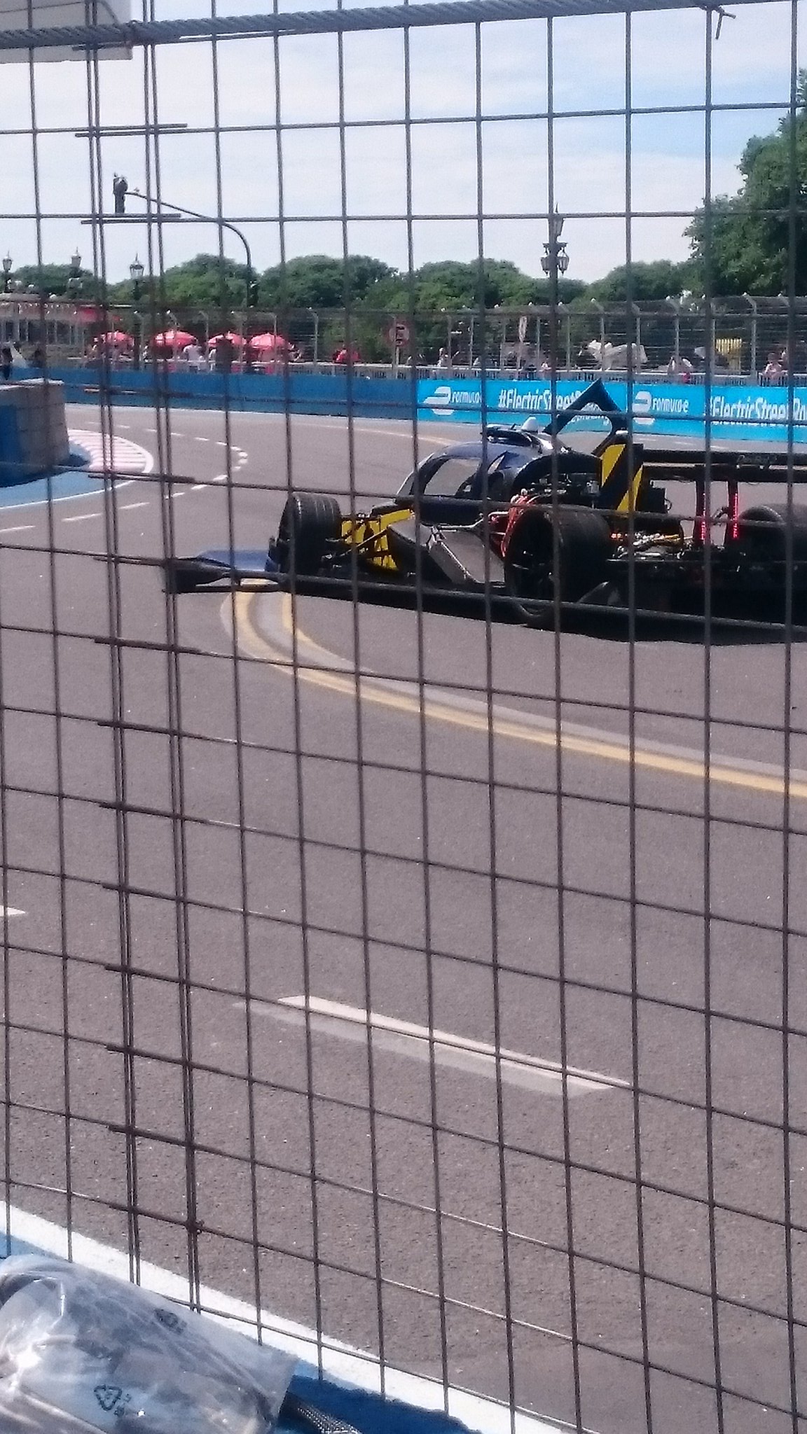 C4-UlW_W8AAWopd.jpg:large