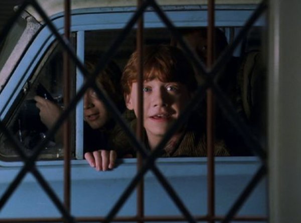 Harry_Potter_TM's tweet photo. ¿Te gustaría que Ron, Fred y George te fueran a buscar en su Ford Anglia para ir con ellos a La Madriguera?

 https://t.co/gQgv0Kg8dg