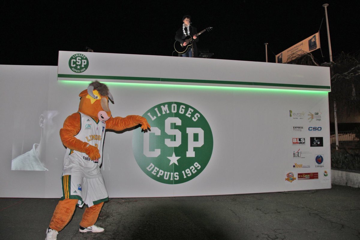 Projet_TCEvents's tweet photo. Déjà 1 semaine...rappelez-vous avant ce match de folie, la #CSPBOX c'était ca ! 🔥🔥 https://t.co/sdH3stpBwP